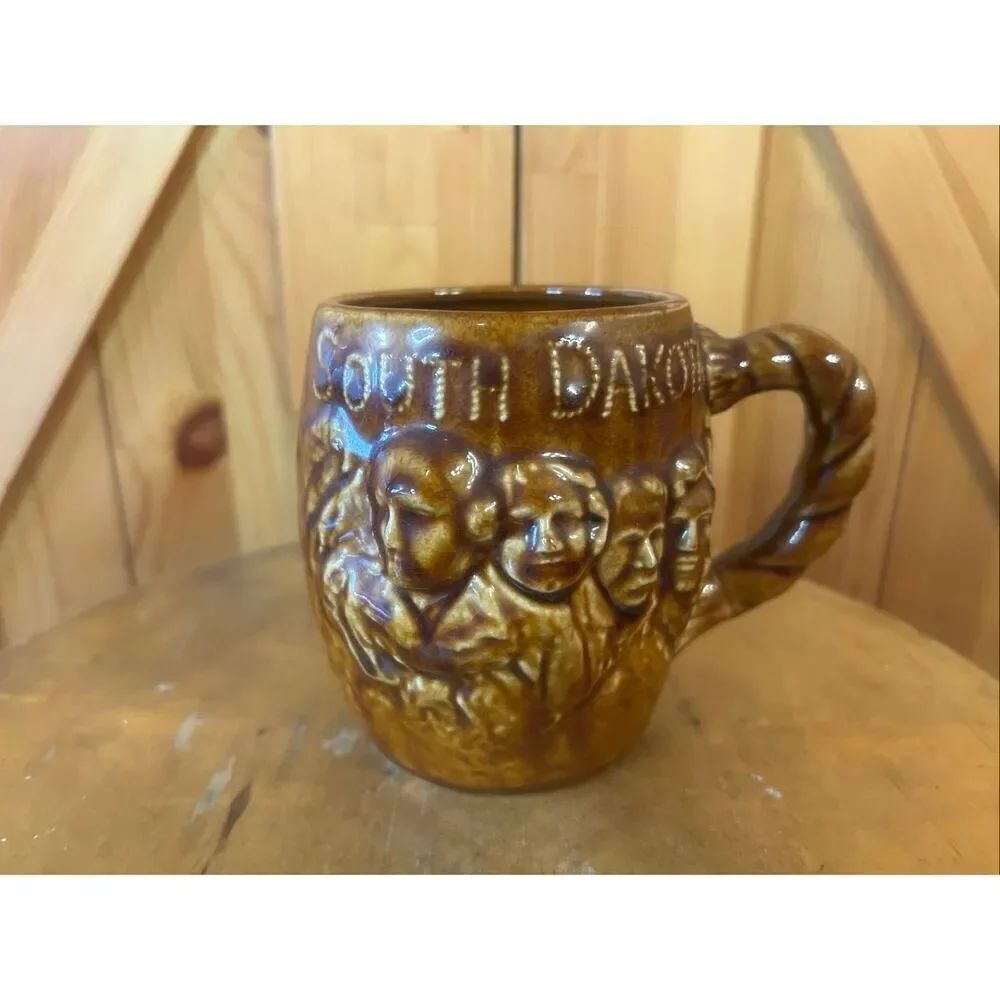 Vintage South Dakota Mount Rushmore Brown mug (5872)